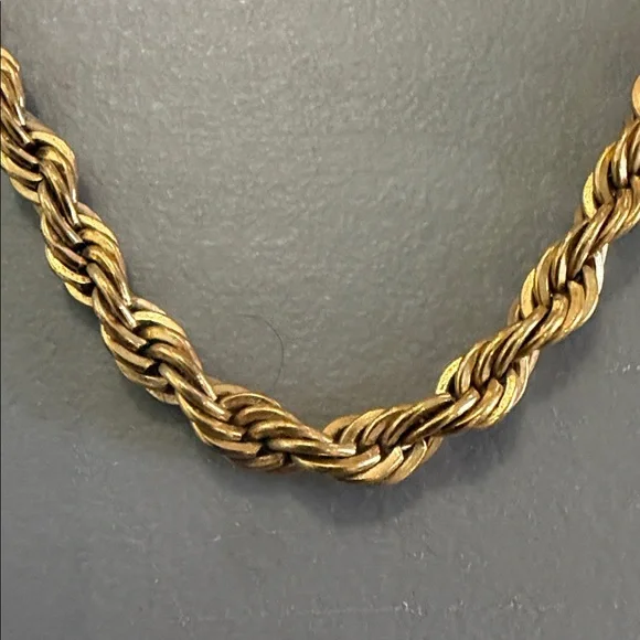 Elegant Gold Tone Rope Chain Necklace - Picture 3 of 3